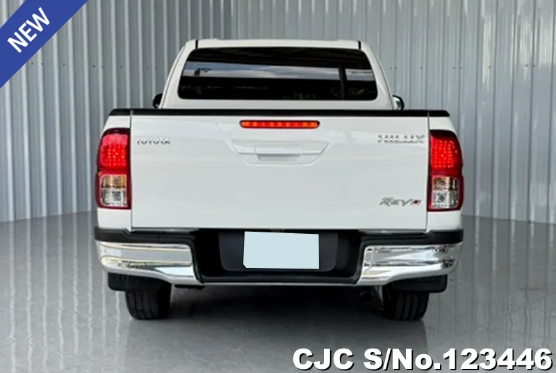 Toyota Hilux in White for Sale Image 6