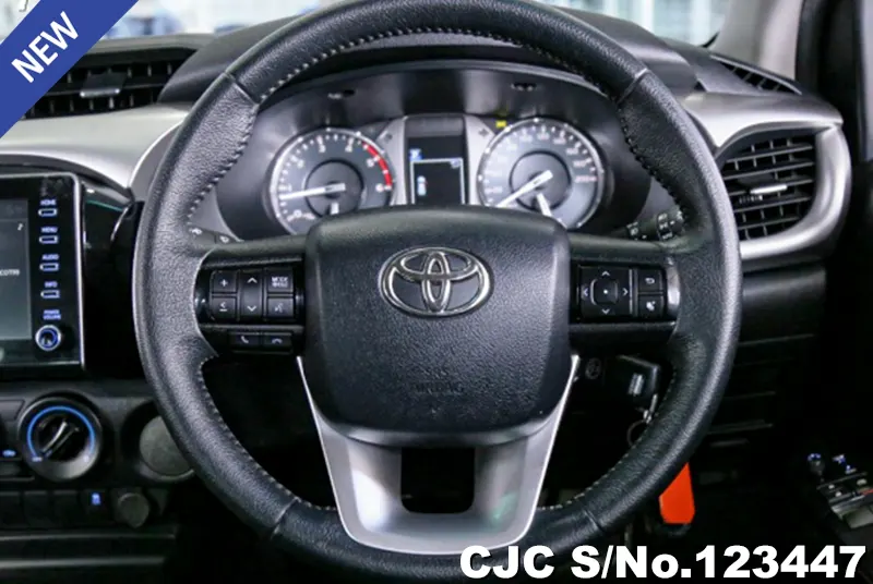 2021 Toyota / Hilux / Revo Stock No. 123447