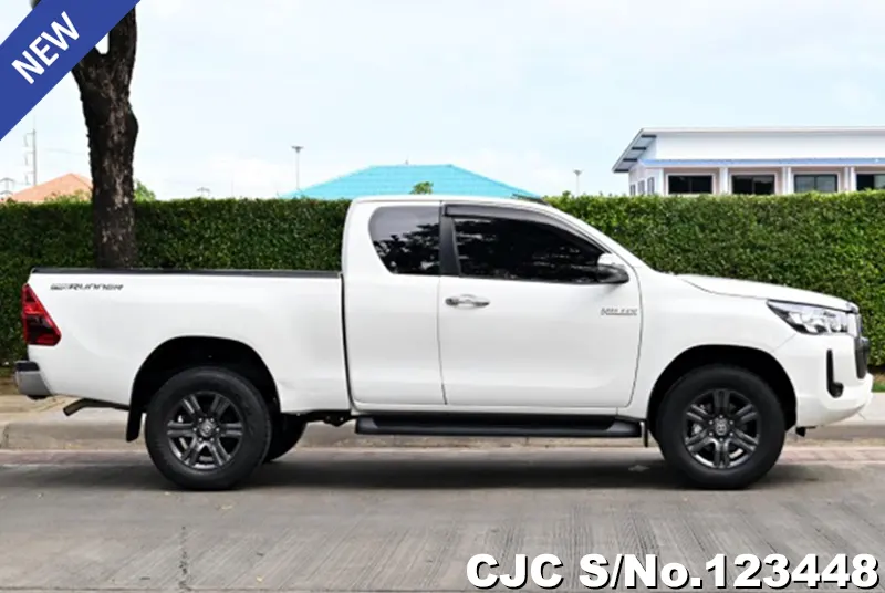 2021 Toyota / Hilux / Revo Stock No. 123448