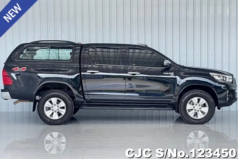 Toyota Hilux in Black for Sale Image 4