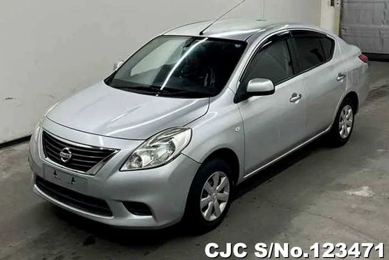 2013 Nissan / Tiida Latio Stock No. 123471