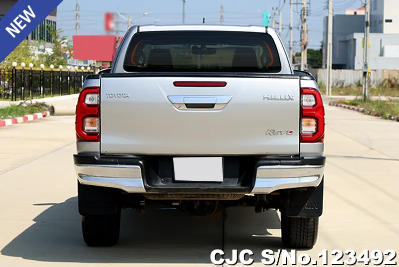 Toyota Hilux in Gray for Sale Image 5