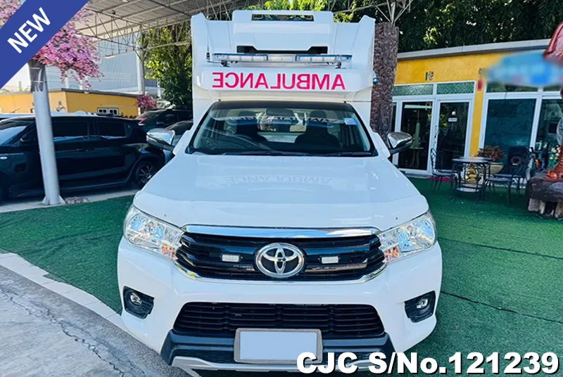 Toyota Hilux in White for Sale Image 3