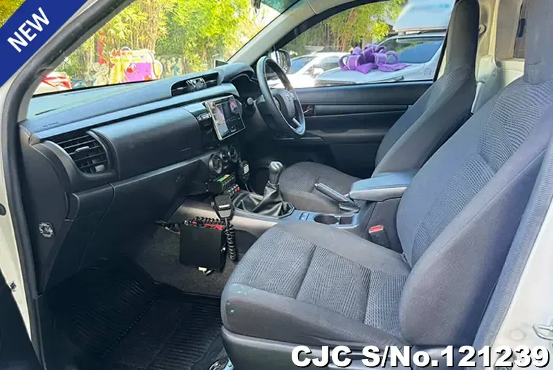 2019 Toyota / Hilux / Revo Stock No. 123493