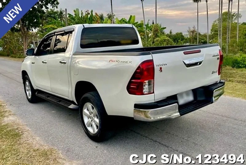 Toyota Hilux in White for Sale Image 1