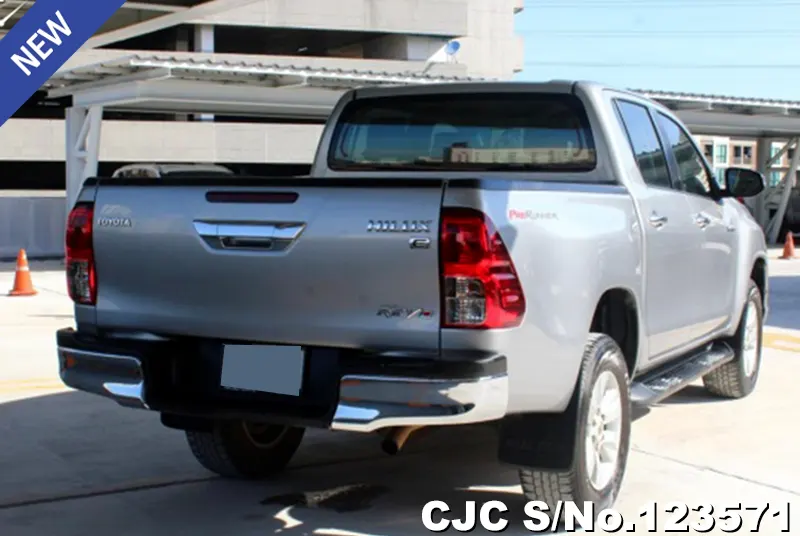 Toyota Hilux in Silver for Sale Image 1