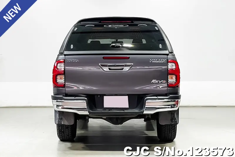 Toyota Hilux in Gray for Sale Image 5