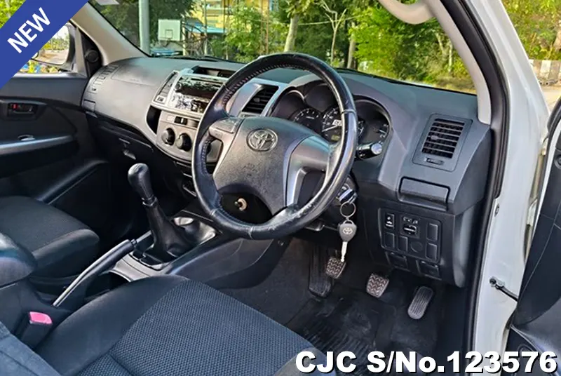 2014 Toyota / Hilux / Vigo Stock No. 123576