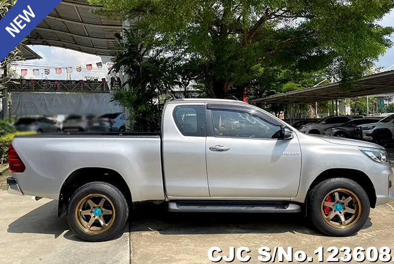 2019 Toyota / Hilux / Revo Stock No. 123608