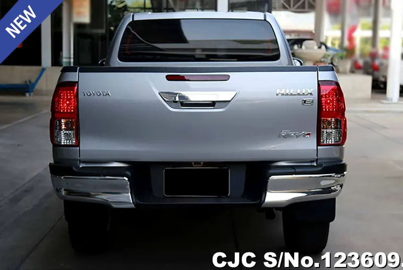 2019 Toyota / Hilux / Revo Stock No. 123609