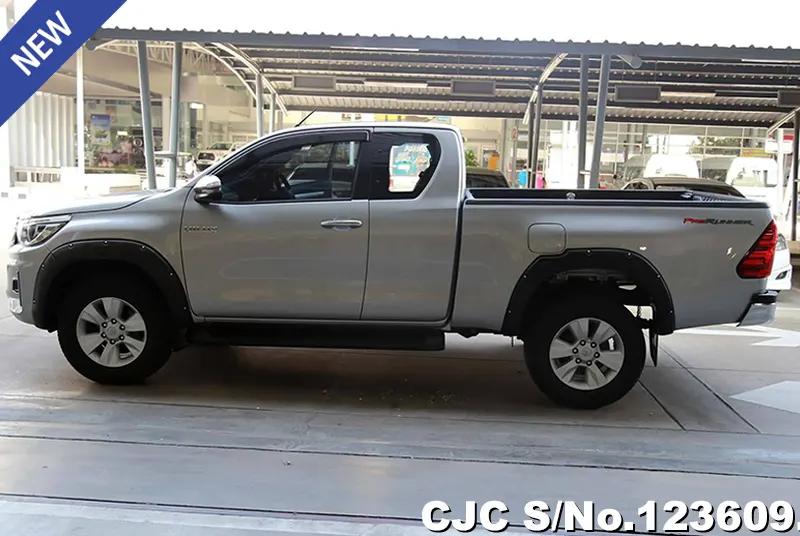 2019 Toyota / Hilux / Revo Stock No. 123609