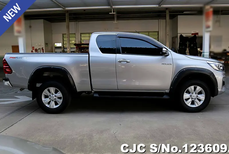 2019 Toyota / Hilux / Revo Stock No. 123609