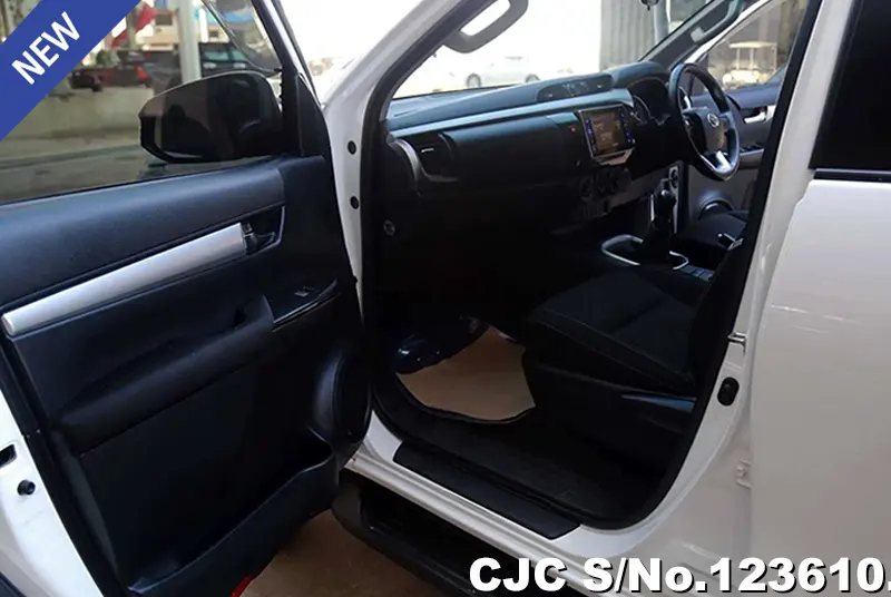 2018 Toyota / Hilux / Revo Stock No. 123610