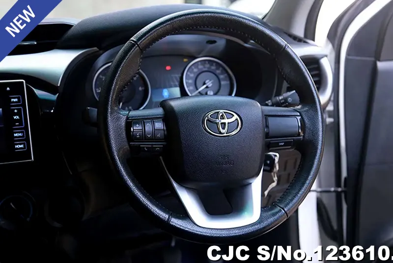 2018 Toyota / Hilux / Revo Stock No. 123610