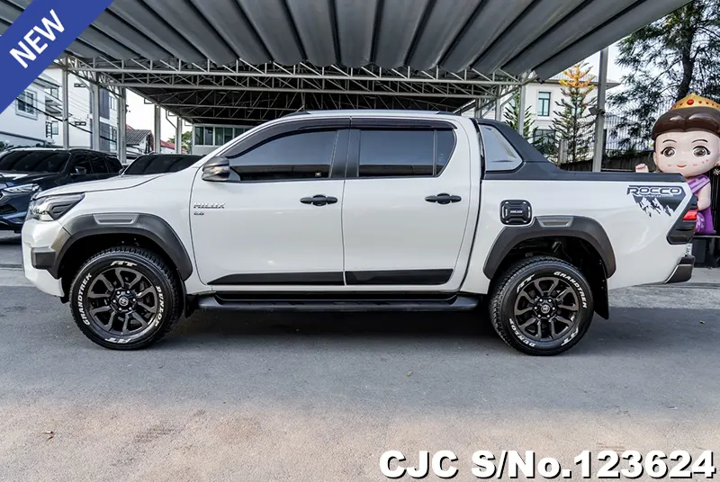 2021 Toyota / Hilux / Revo Rocco Stock No. 123624