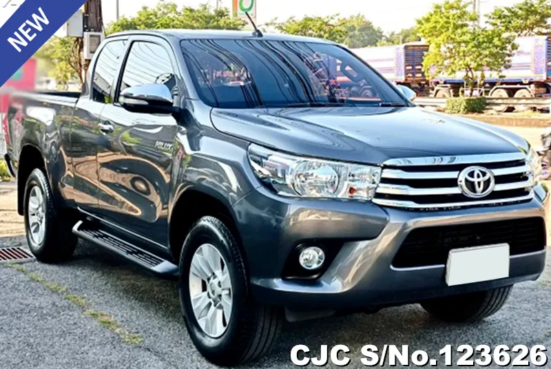 2017 Toyota / Hilux / Revo Stock No. 123626