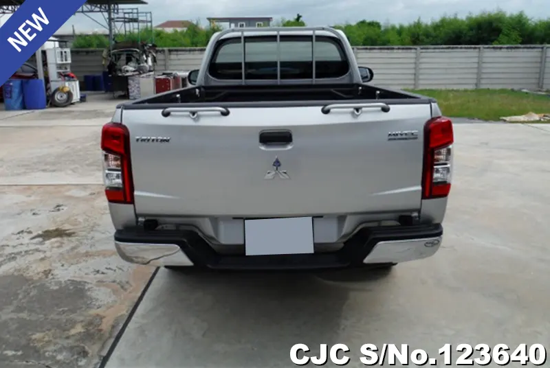 2023 Mitsubishi / Triton Stock No. 123640