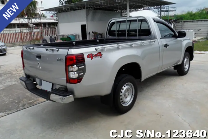 2023 Mitsubishi / Triton Stock No. 123640