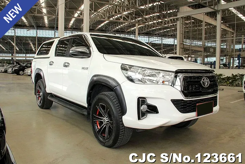 2019 Toyota / Hilux / Revo Stock No. 123661