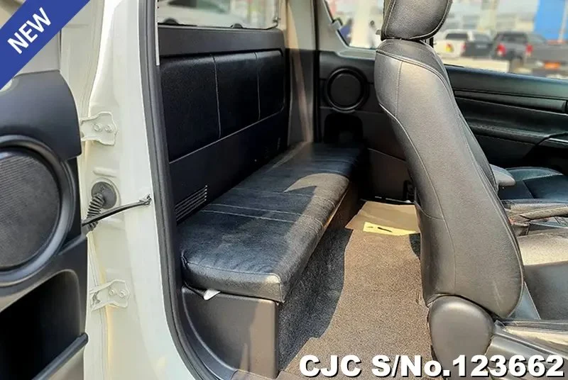 2019 Toyota / Hilux / Revo Stock No. 123662