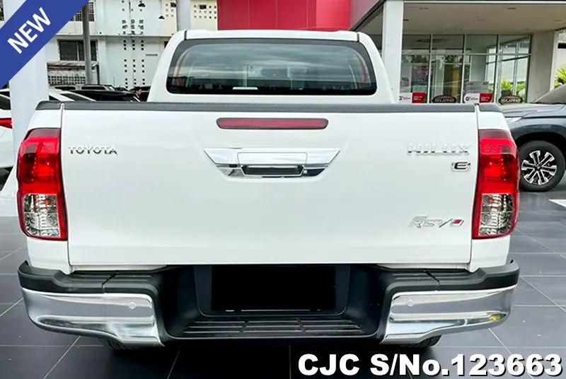 2018 Toyota / Hilux / Revo Stock No. 123663