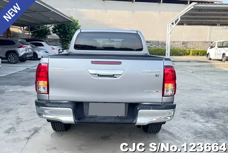 Toyota Hilux in Silver for Sale Image 4