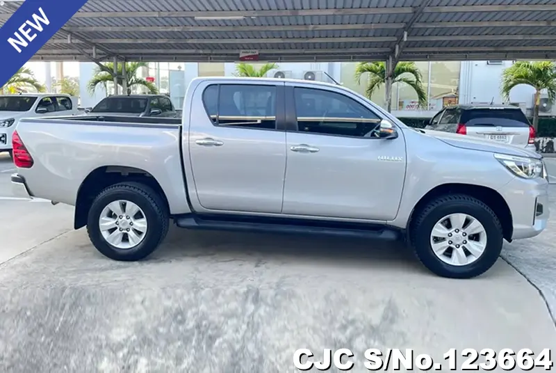 Toyota Hilux in Silver for Sale Image 5