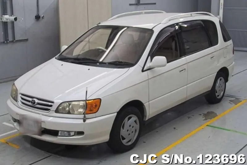 2000 Toyota / Ipsum Stock No. 123696