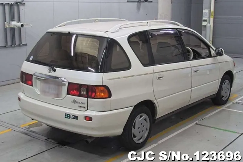 2000 Toyota / Ipsum Stock No. 123696