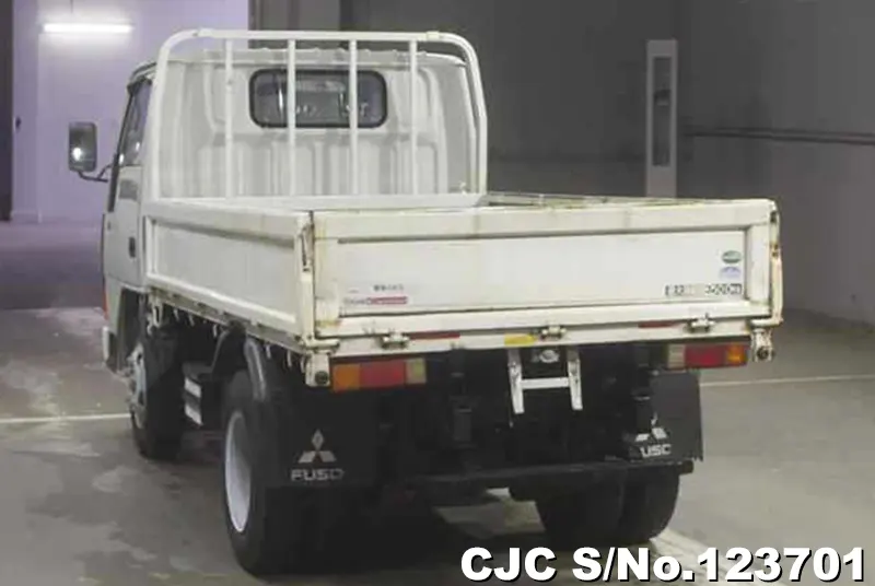 1987 Mitsubishi / Canter Stock No. 123701