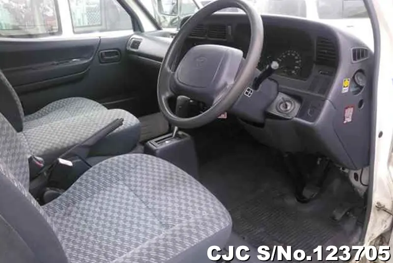 2000 Toyota / Hiace Stock No. 123705