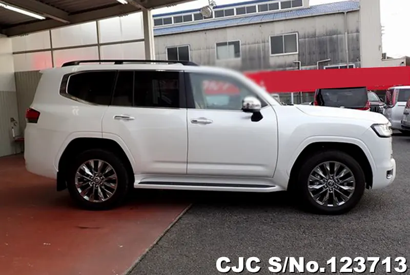 2024 Toyota / Land Cruiser Stock No. 123713