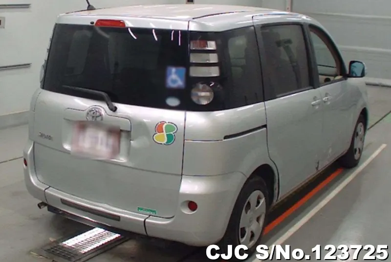 2008 Toyota / Sienta Stock No. 123725