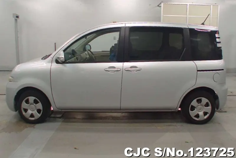 2008 Toyota / Sienta Stock No. 123725