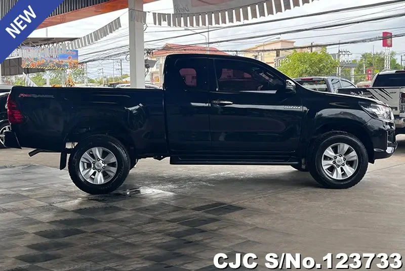 2018 Toyota / Hilux / Revo Stock No. 123733