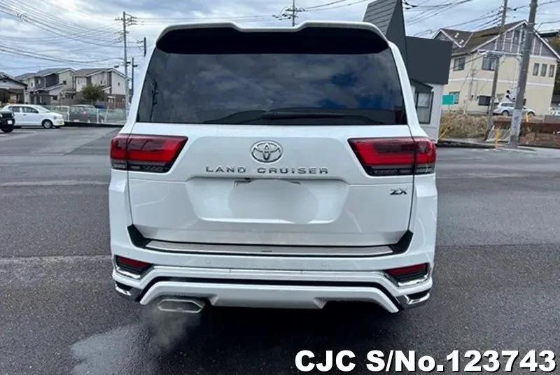 2024 Toyota / Land Cruiser Stock No. 123743