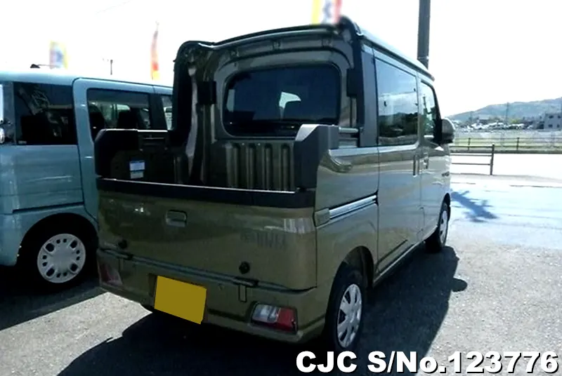 2023 Daihatsu / Hijet Stock No. 123776