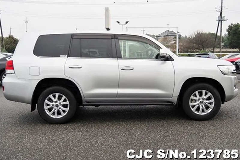 2021 Toyota / Land Cruiser Stock No. 123785