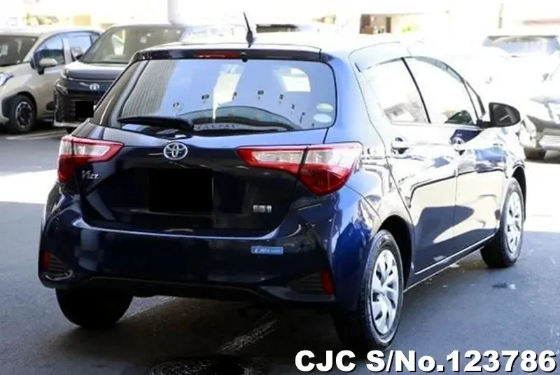 2019 Toyota / Vitz Stock No. 123786