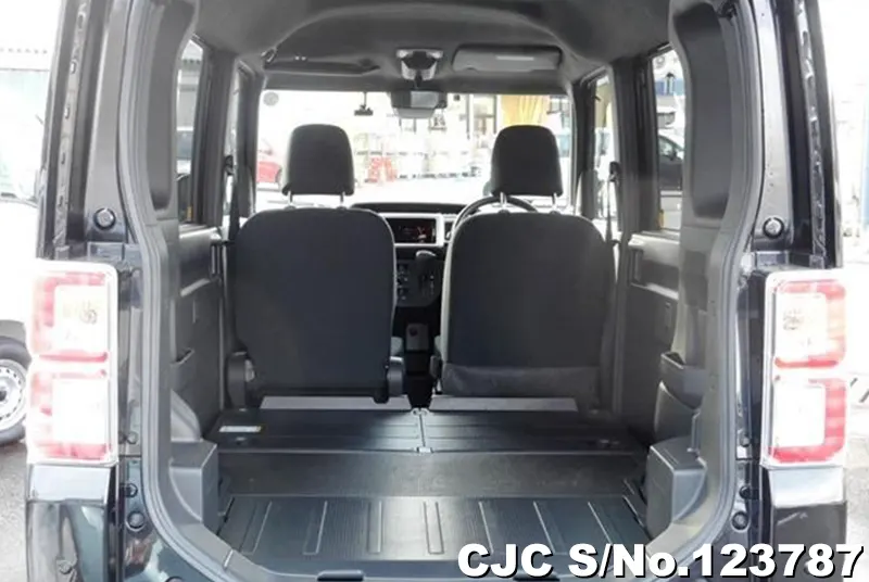 2019 Daihatsu / Hijet Stock No. 123787