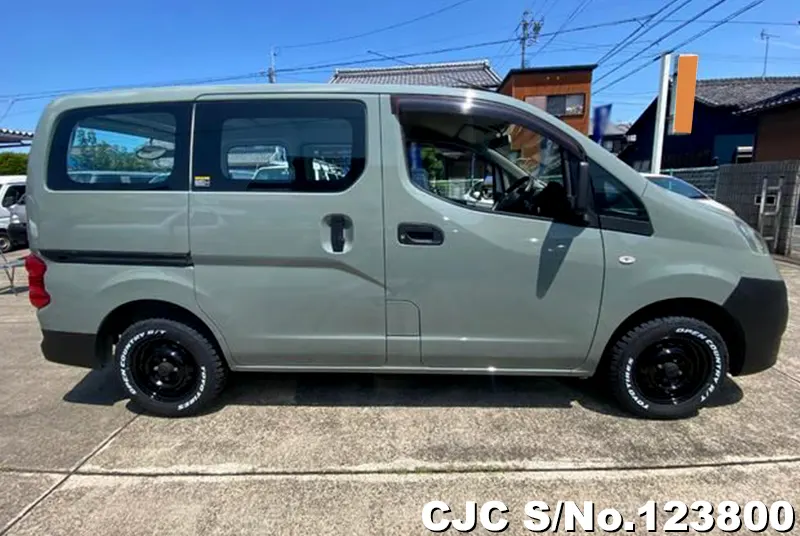 2000 Nissan / NV200 Stock No. 123800