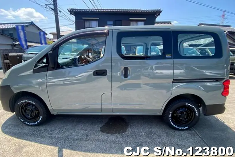 2000 Nissan / NV200 Stock No. 123800