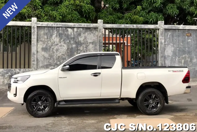 2022 Toyota / Hilux / Revo Stock No. 123806