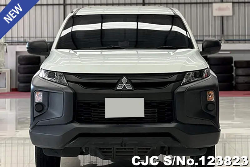 Mitsubishi Triton in White for Sale Image 4