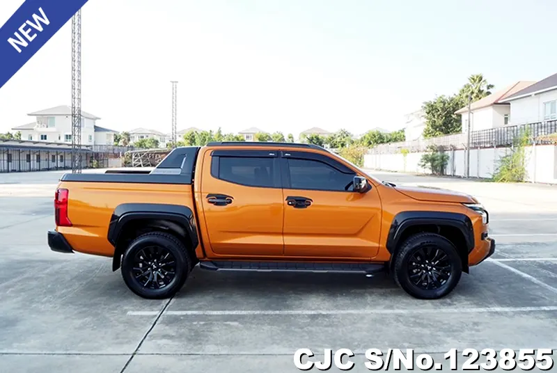 Mitsubishi Triton in Orange for Sale Image 7