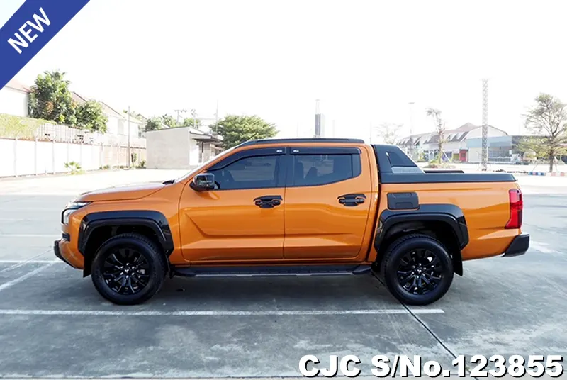 Mitsubishi Triton in Orange for Sale Image 8