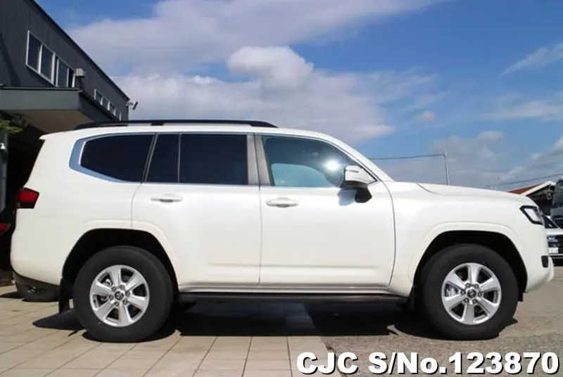 2023 Toyota / Land Cruiser Stock No. 123870