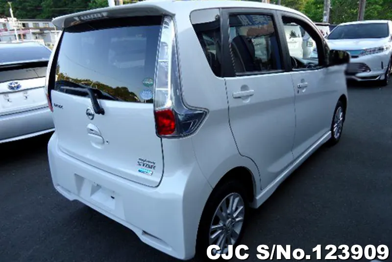 2015 Nissan / Dayz Stock No. 123909