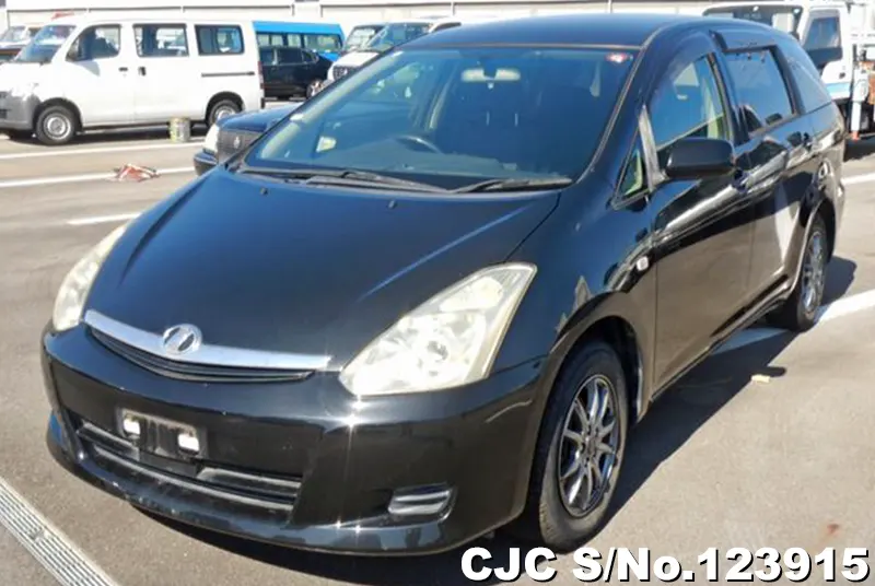 2005 Toyota / Wish Stock No. 123915