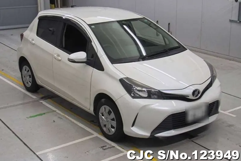 2015 Toyota / Vitz Stock No. 123949